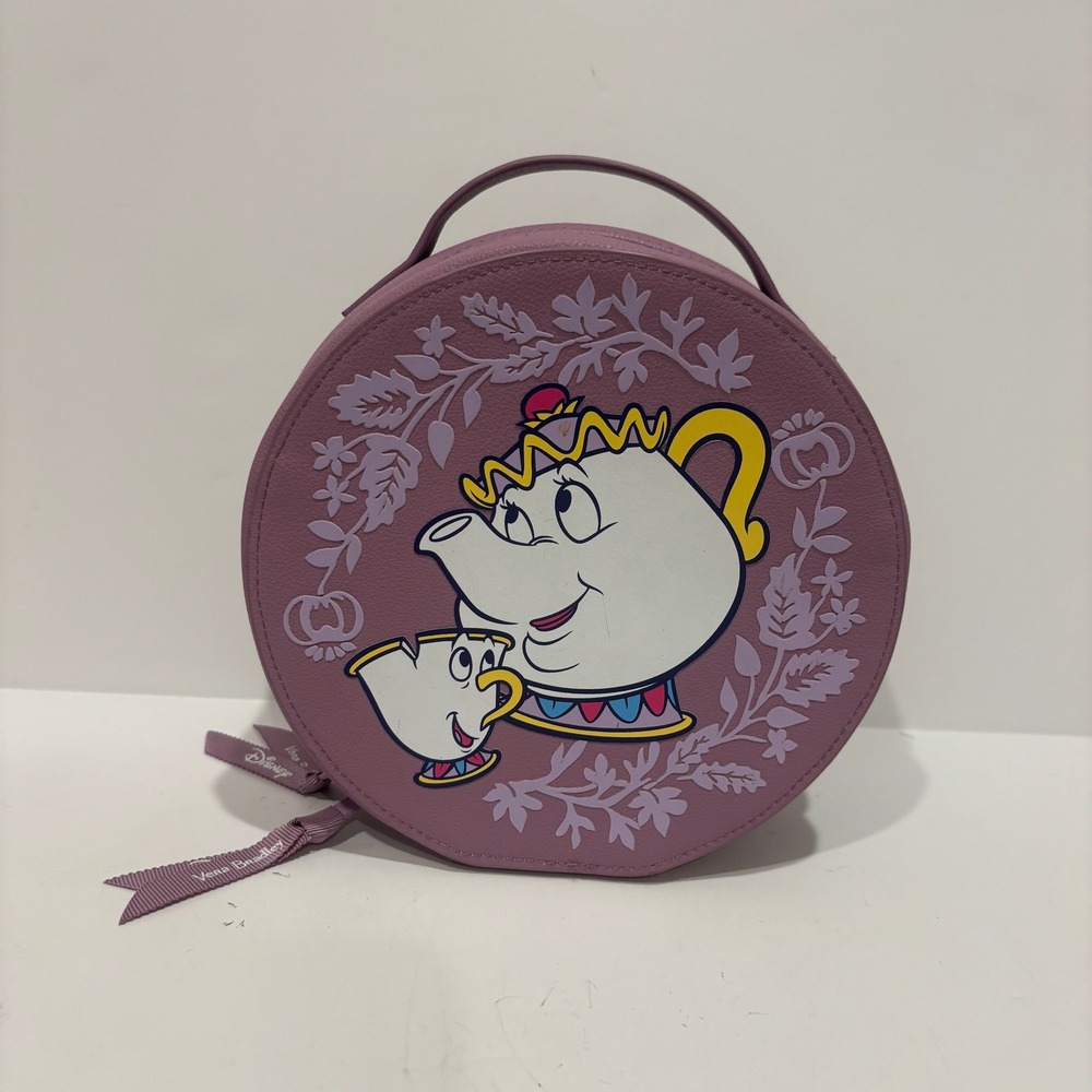 Disney Vera Bradley Beauty and the Beast Mrs Potts Chip Round Cosmetic Case Bag